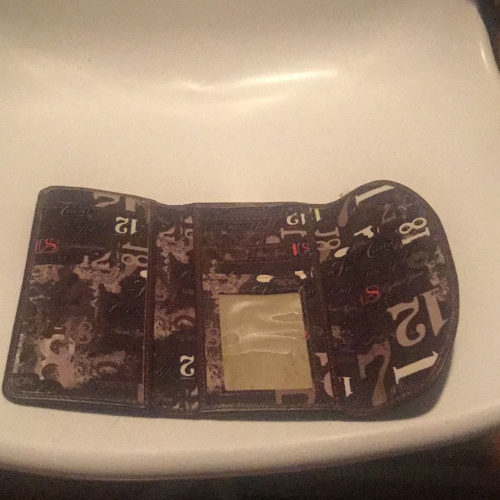 Wallet - Picture 2 of 2